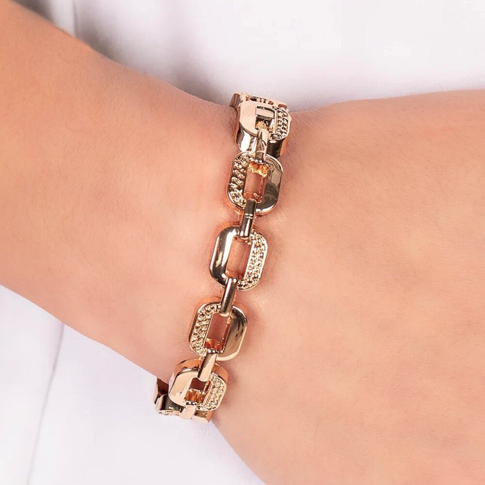 Paparazzi Jewelry - Powerhouse Plunder - Gold Bracelet - Vintage
